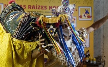 Cerveja e grupos de bumba meu boi apostam suas fichas no São João do ano que vem O bailarino Mano Braga em momento da coletiva de ontem. Foto: divulgação