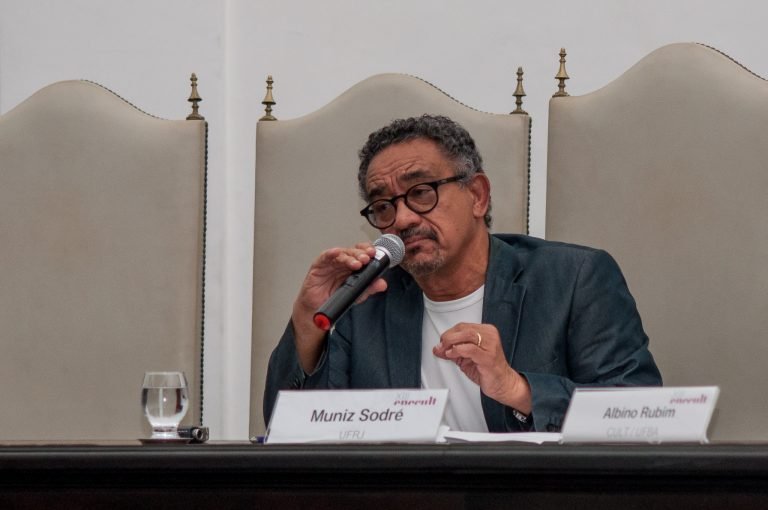 Muniz Sodré, que lançou "A Sociedade Incivil", durante o XVIII Enecult