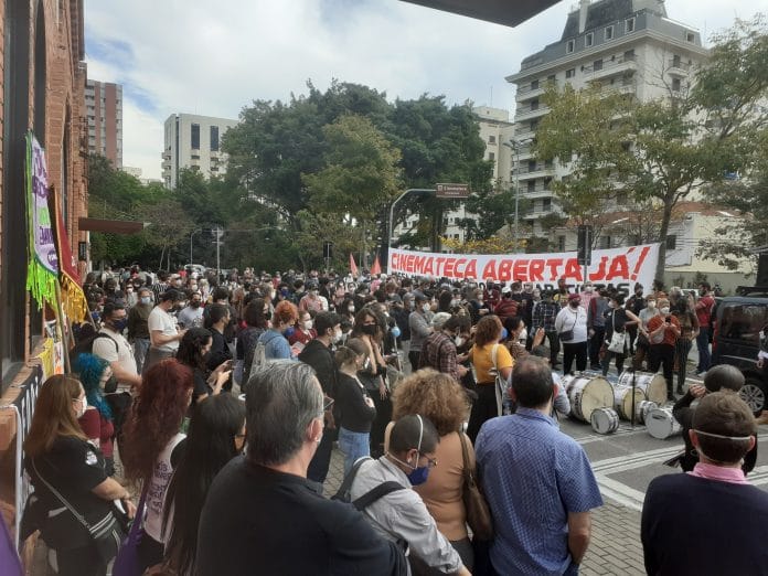 São Paulo tem o maior protesto contra abandono da Cinemateca