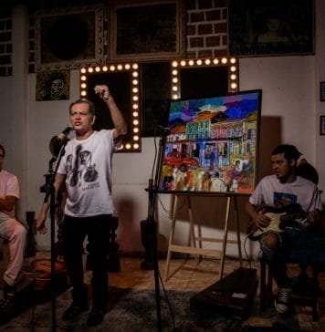 De Cajari pra passarela Homenageado da Turma do Quinto ano que vem, Josias Sobrinho durante a live de lançamento do disco coletivo "Vinil & Poesia", idealizado pela dj Vanessa Serra. Foto: Adriana Benvinda