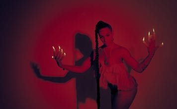 Linn da Quebrada vem quebrar a costela de Adão Linn da Quebrada em "Trava Línguas"