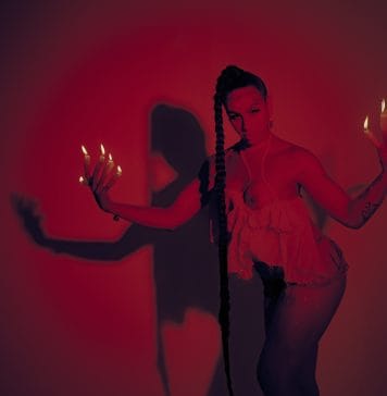 Linn da Quebrada vem quebrar a costela de Adão Linn da Quebrada em "Trava Línguas"