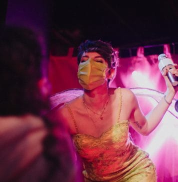 “Descontrole Público”, a gamificação do teatro Cena da peça "Descontrole Público"