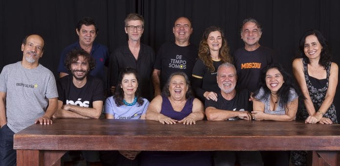 A volta do teatro: merda! A volta do teatro depois da pandemia. Imagem do Grupo Galpão (BH)