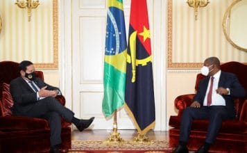 Bolsonaro libera R$ 3,1 milhões para TV Record cuidar do seu acervo