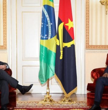 Bolsonaro libera R$ 3,1 milhões para TV Record cuidar do seu acervo