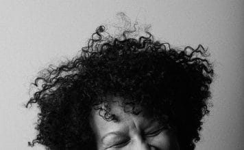 “Delta Estácio Blues” é áspero, incômodo, incomodado Juçara Marçal