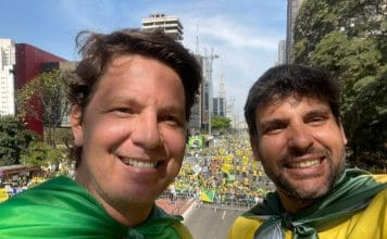 Mario Frias edita portaria proibindo passaporte de vacinação