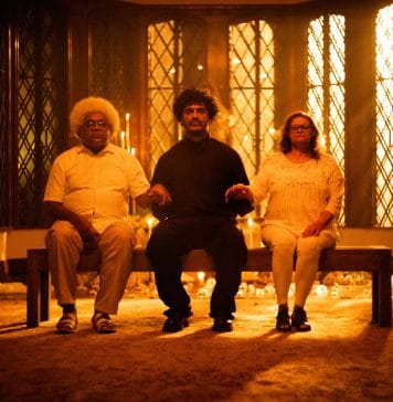 Criolo, Mundo Livre S/A, o osso e a medula Criolo com os pais no clipe de "Cleane"