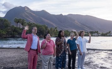 4 razões para ver a sátira social “White Lotus” Funcionários do resort White Lotus, nome da série da HBO Max