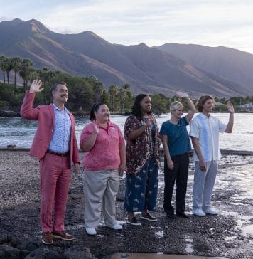 4 razões para ver a sátira social “White Lotus” Funcionários do resort White Lotus, nome da série da HBO Max