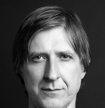 Para ler sem pause e rebobinar ao fim O poeta Marcelo Montenegro. Retrato: Marcus Steinmeyer. Companhia das Letras. Reprodução