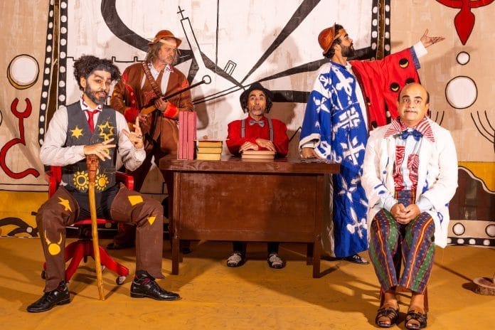 Peça de Ariano Suassuna traz diversão e leveza As Conchambranças De Quaderna -, peça de Ariano Suassuna