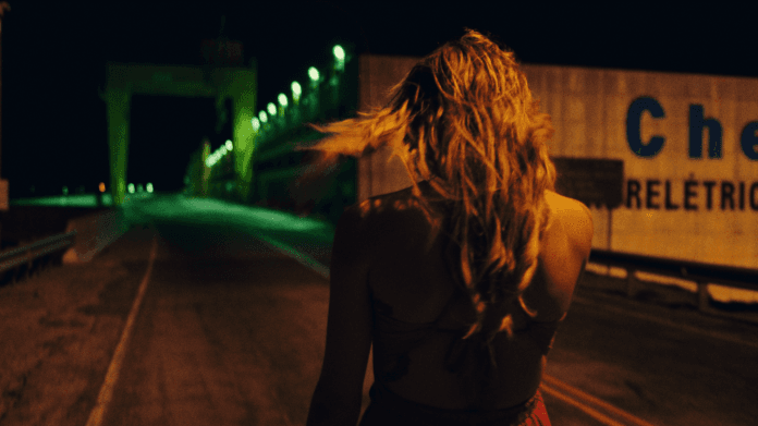 A 45ª Mostra e o deserto do cinema brasileiro A personagem Sara em "Deserto Particular", de Aly Muritiba