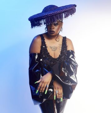 Tássia Reis ilumina os raps soturnos de “Próspera” Tássia Reis