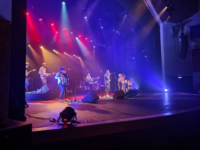 Peixe mostra a vocês como se dança o baião