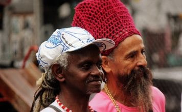 Ecoa a voz de Môa Os mestres Môa e Gafanhoto. Foto: Isabella Rudge. Reprodução