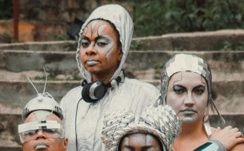 Peça na Vila Itororó cutuca a ferida da ditadura Atrizes da peça "As Mulheres dos cabelos prateados" - Foto: Letícia Godoy