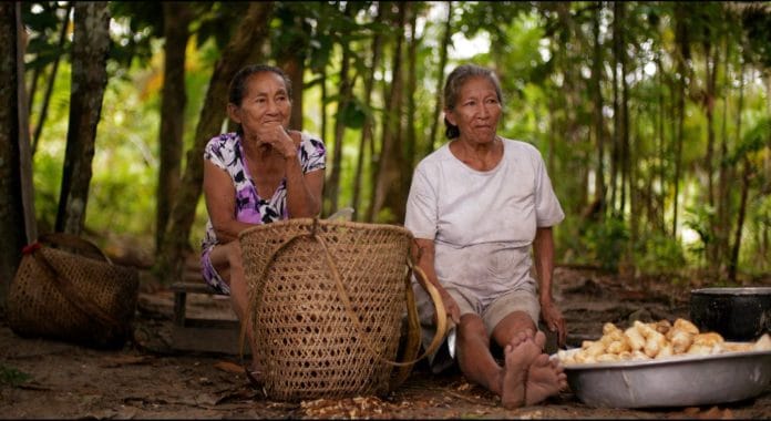 A queima de humanos em “Nheengatu” Cena do documentário Nheengatu - A Língua da Amazônia (2020), de José Barahona