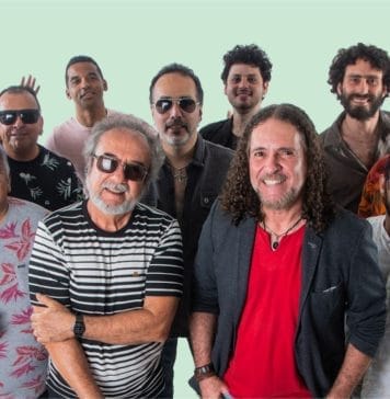 Os violados de pau e corda Os integrantes da Banda de Pau e Corda e do Quinteto Violado