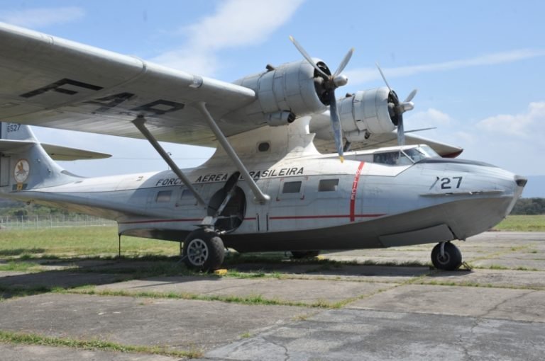 Iphan tomba dois aviões de guerra