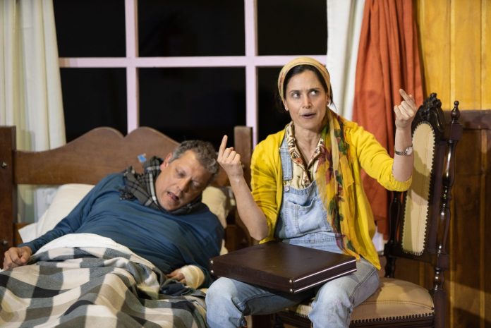 ‘Misery’ traz Mel Lisboa no papel de uma vilã Cena da peça "Misery", em São Paulo