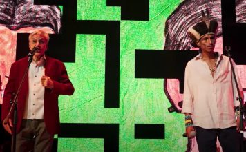 Musical “2022” canta o Brasil e sua força Caetano Veloso e Owerá, no musical "2022"