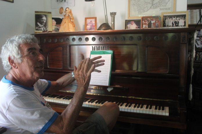 Morre Ian Guest, lendário produtor de ‘Sociedade da Grã-Ordem Kavernista’