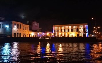 Um clube de reggae sobre as águas A Praça dos Catraieiros, na Praia Grande, com a Casa do Maranhão à direita, vista do barco