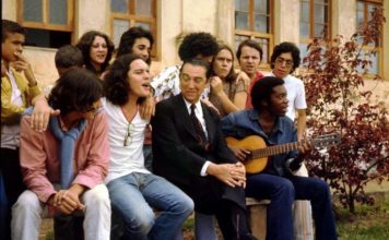 A hora e a vez do Clube da Esquina Os rapazes do clube da esquina se encontram com Juscelino Kubitschek em Diamantina (MG)
