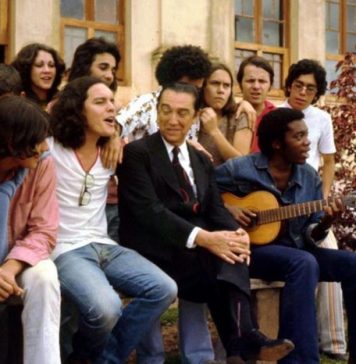 A hora e a vez do Clube da Esquina Os rapazes do clube da esquina se encontram com Juscelino Kubitschek em Diamantina (MG)