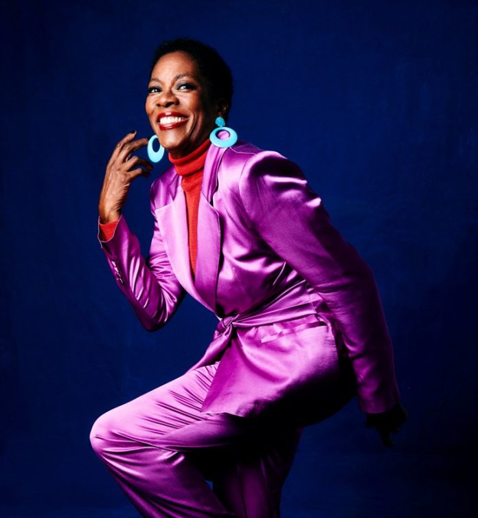 “Ubuntu”: a entrega e a partilha de Leila Maria A cantora carioca Leila Maria. Foto: Catarina Ribeiro. Divulgação