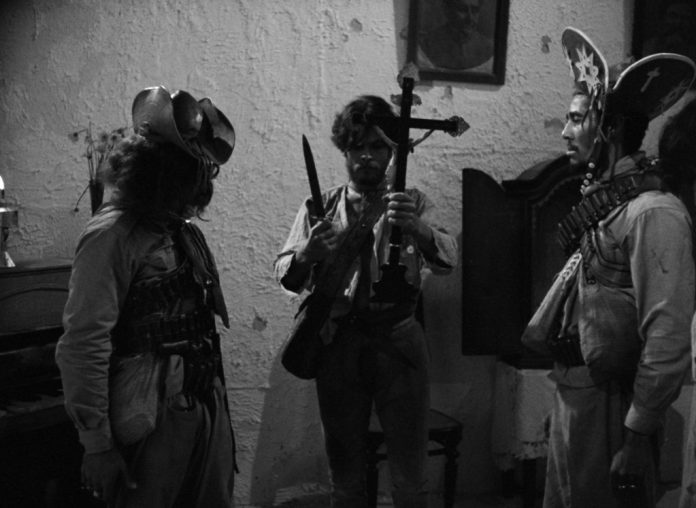 Glauber Rocha volta a Cannes, em cópia de “Deus e o diabo na terra do sol” restaurada em 4K Deus e o diabo na terra do sol. Still. Reprodução