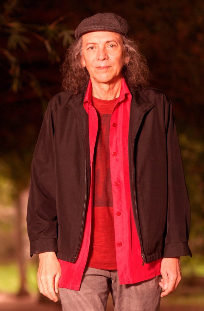 50 anos depois, Ednardo escava seu começo