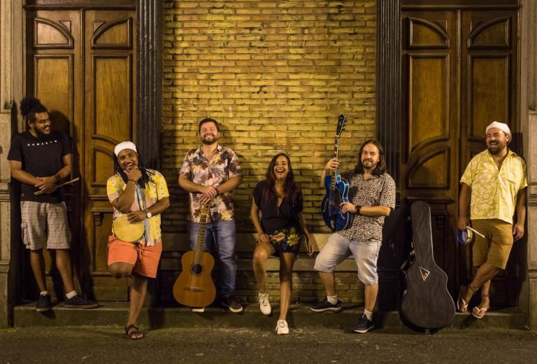 A banda Fizeram a Elza fotografada por Jefferson Fernandes. Divulgação