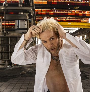 Otto canta as ondas de calor em confinamento musical