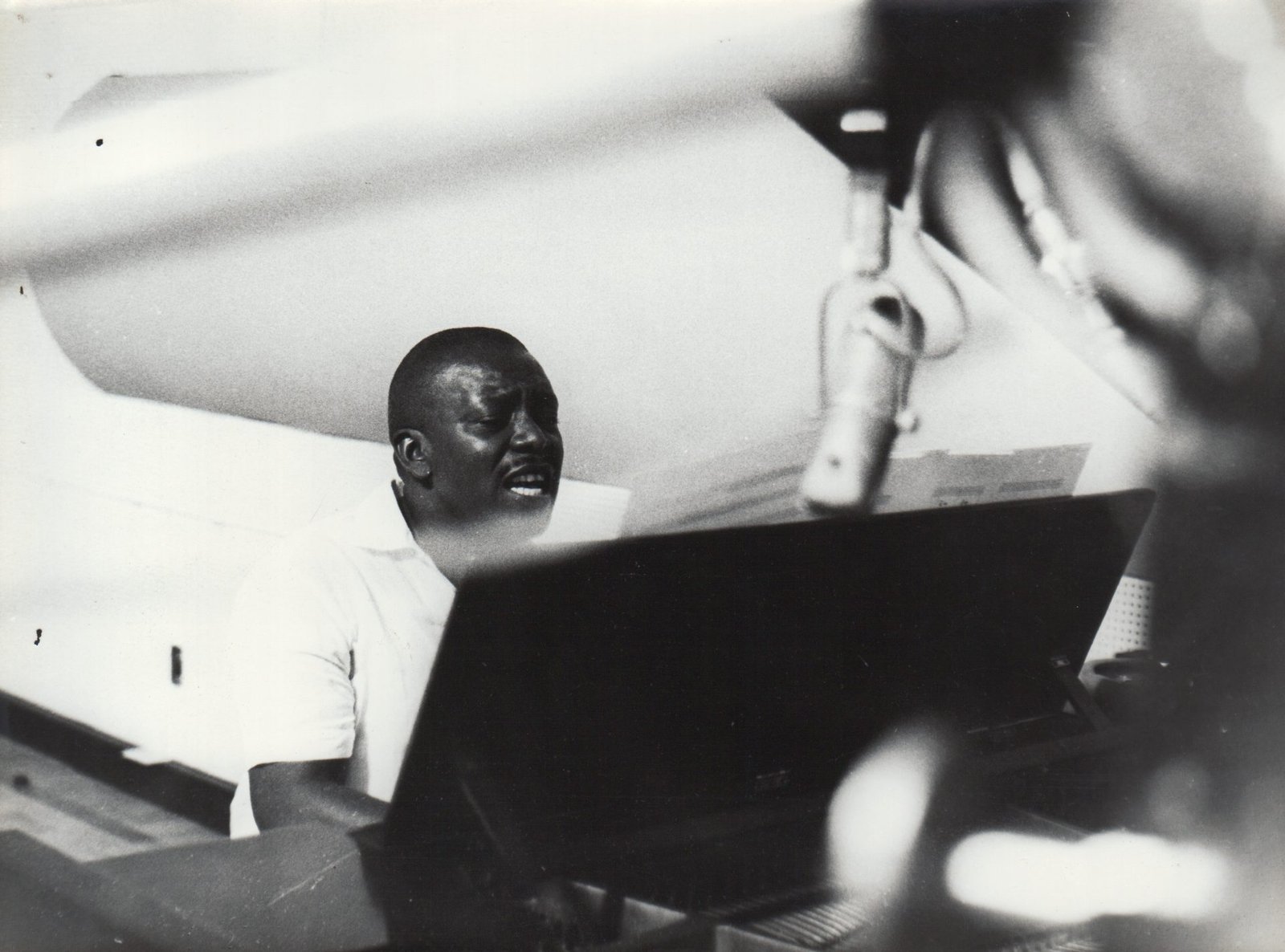 Moacir Santos grava "Coisas" (1965)