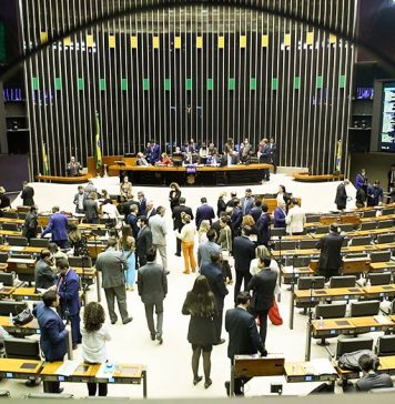 Corte de 85% na Lei Aldir Blanc 2025 coloca setor cultural em pé de guerra