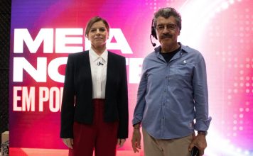 Amor e política: Caio Blat estreia como diretor em “O debate” Paula (Debora Bloch) e Marcos (Paulo Betti) nos bastidores do telejornal. Still. Reprodução