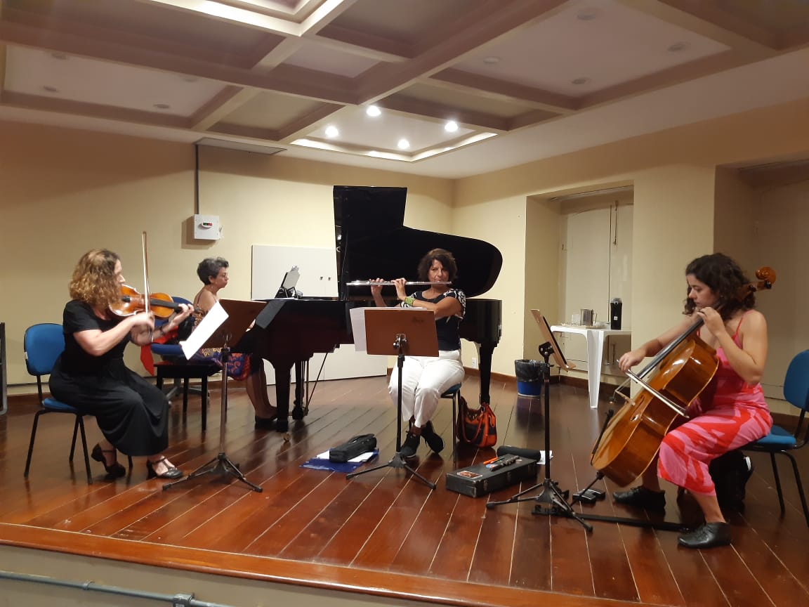 O Quarteto Clarice em ação, ontem, na Emem. Foto: Zema Ribeiro
