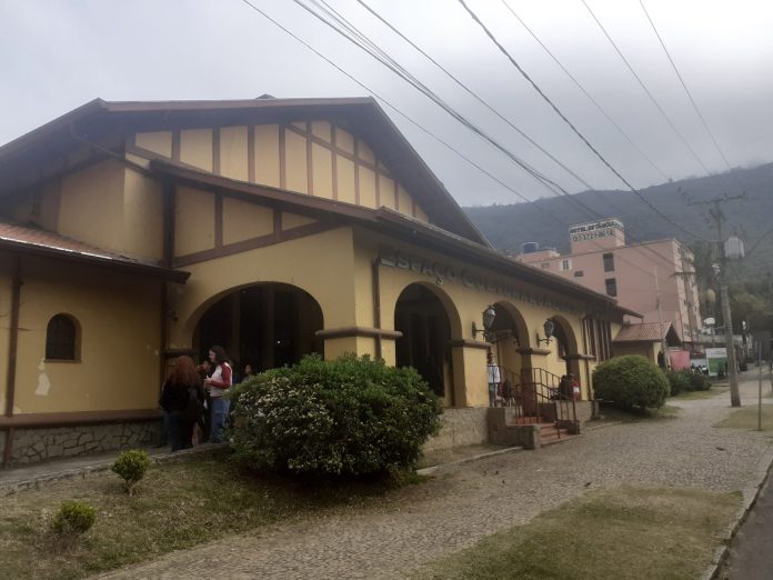 Em Minas, escritores lançam carta contra ataques à democracia