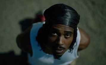 Um artista que tem o que dizer O rapper Kayode. Foto: divulgação