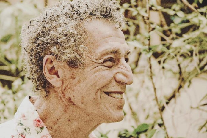 “P.S.: Eu tinha vontade de mandar tudo isso pra João Gilberto por nada” O compositor e escritor Luiz Galvão. Foto: Reprodução