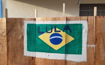 Artistas marcam posição e realizam festival plural em São Luís Tapume no Beco dos Catraieiros, Praia Grande. Foto: Zema Ribeiro