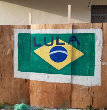 Artistas marcam posição e realizam festival plural em São Luís Tapume no Beco dos Catraieiros, Praia Grande. Foto: Zema Ribeiro