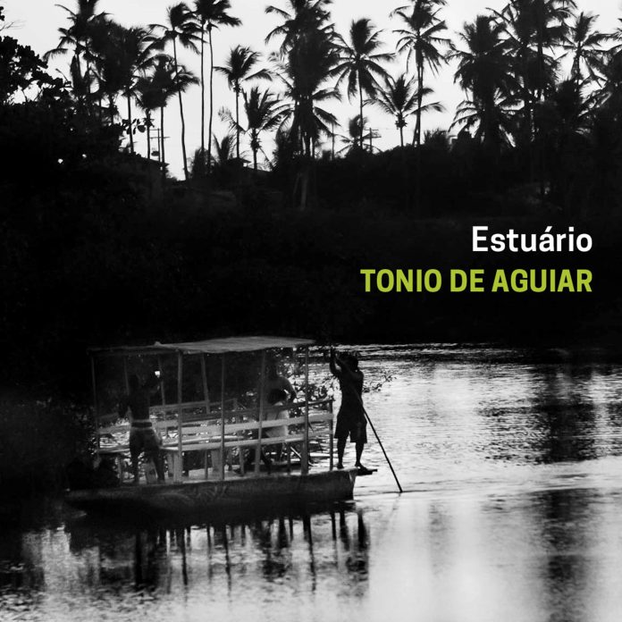 Entre o Rio Nilo e o de Janeiro Estuário. Capa. Reprodução