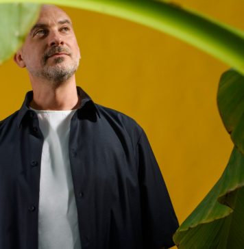 Terceiro single de “O paraíso”, novo disco de Lucas Santtana, é releitura dos Beatles O cantor e compositor Lucas Santtana. Foto: Jérome Witz. Divulgação