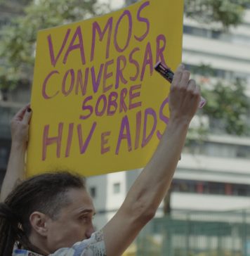 Documentário discute estigma e preconceito contra pessoas convivendo com HIV/Aids Deus tem Aids. Frame. Reprodução