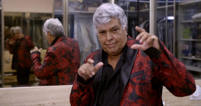 Revelando Magal O cantor, compositor, ator e dançarino Sidney Magal em frame de "Me chama que eu vou". Reprodução