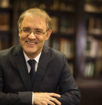 Poeta Marco Lucchesi presidirá Biblioteca Nacional